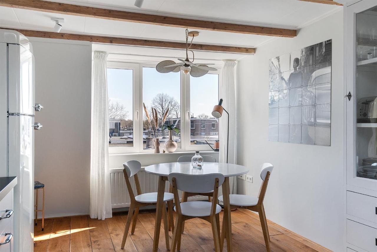 Uniek Verblijf In Herenhuis, Eigen Appartement Op De Tweede Etage Van Ons Huis Leeuwarden Bagian luar foto