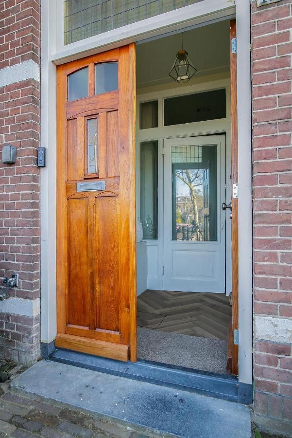 Uniek Verblijf In Herenhuis, Eigen Appartement Op De Tweede Etage Van Ons Huis Leeuwarden Bagian luar foto