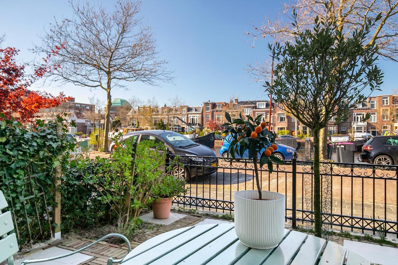 Uniek Verblijf In Herenhuis, Eigen Appartement Op De Tweede Etage Van Ons Huis Leeuwarden Bagian luar foto