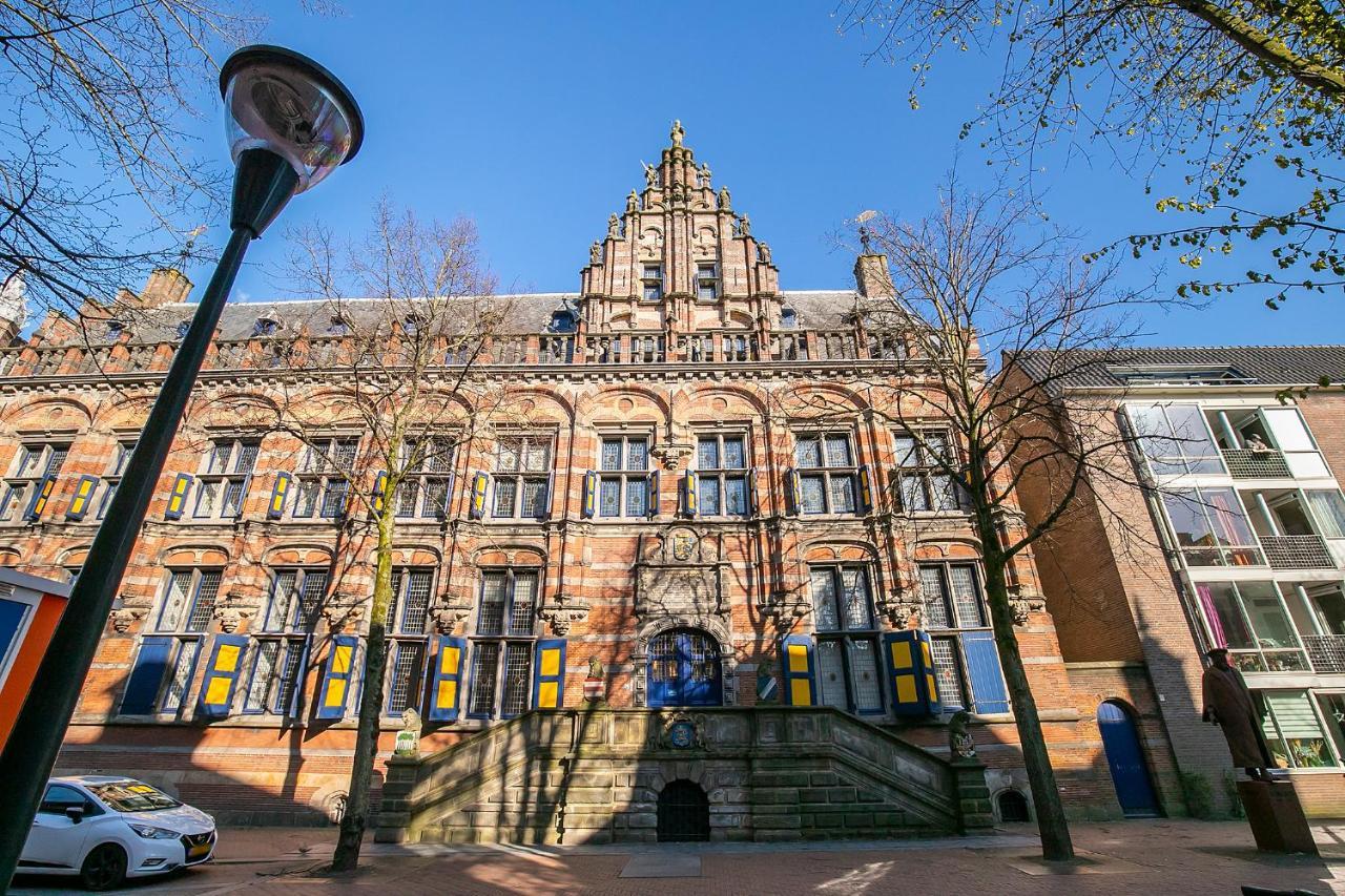 Uniek Verblijf In Herenhuis, Eigen Appartement Op De Tweede Etage Van Ons Huis Leeuwarden Bagian luar foto