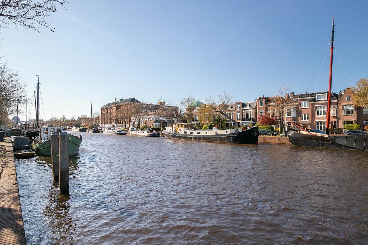 Uniek Verblijf In Herenhuis, Eigen Appartement Op De Tweede Etage Van Ons Huis Leeuwarden Bagian luar foto